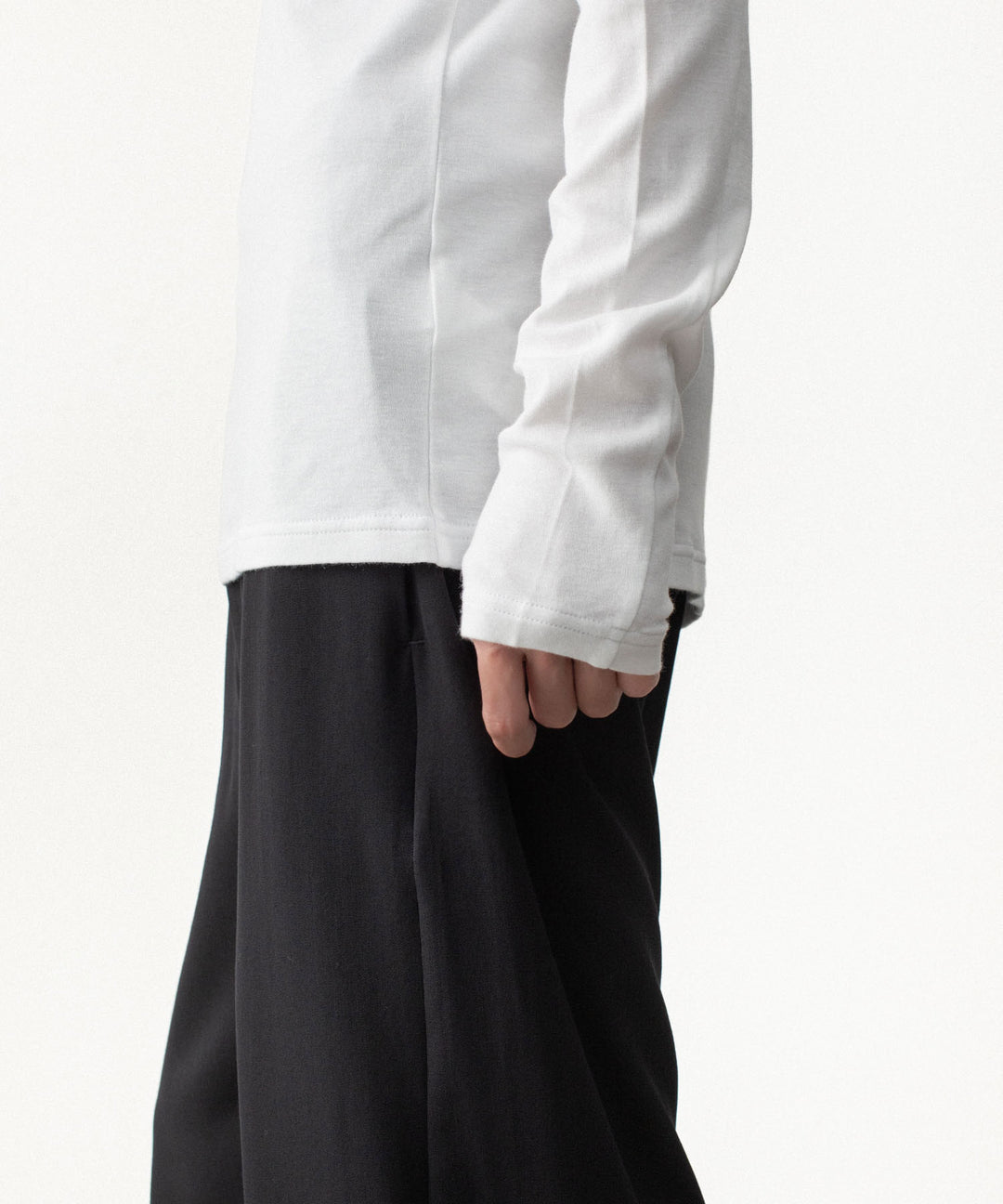 ATTACHMENT アタッチメントのBRUSHED YARN SMOOTH SLIM FIT L/S TEE - WHITEの公式通販サイトsession福岡セレクトショップ
