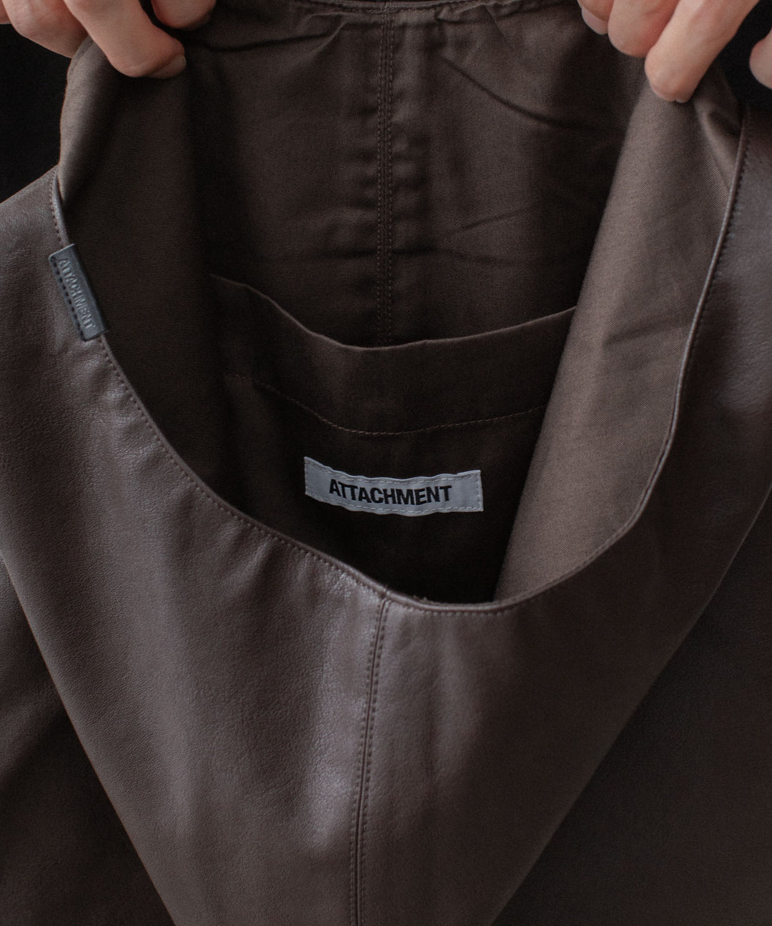 ATTACHMENT アタッチメントのSYNTHETIC LEATHER SMALL SHOPPING BAG - D.BROWNの公式通販サイトsession福岡セレクトショップ