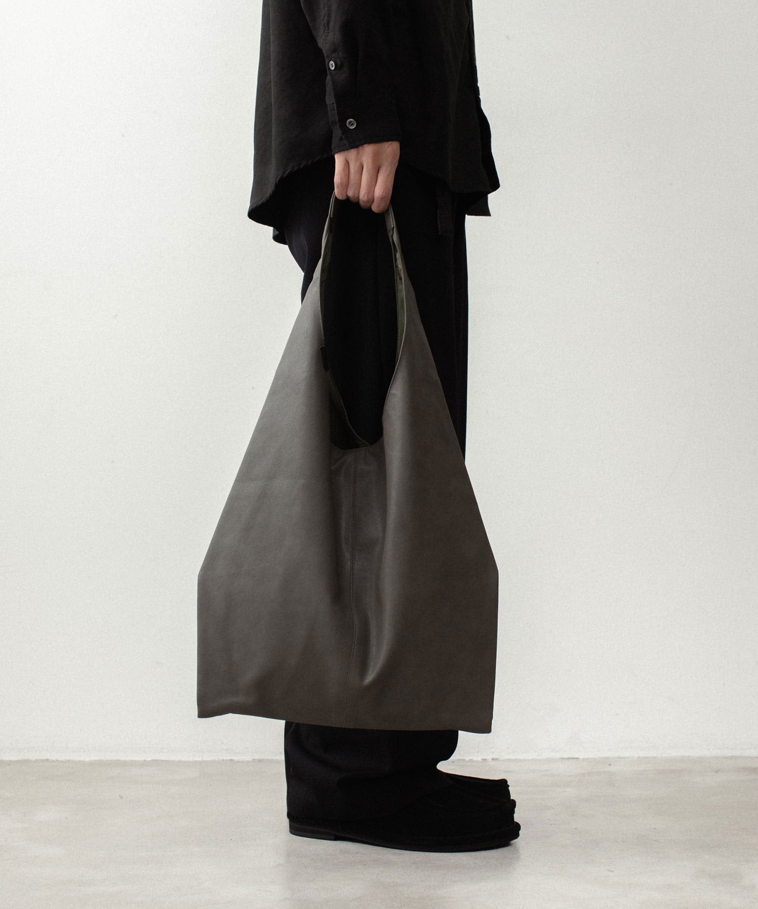 ATTACHMENT /アタッチメント】SYNTHETIC LEATHER SMALL SHOPPING BAG