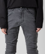 画像をギャラリービューアに読み込む, ATTACHMENT(アタッチメント)のSUPIMA CO STRETCH DENIM SLIM CURVE JEANSのD.GRAY
