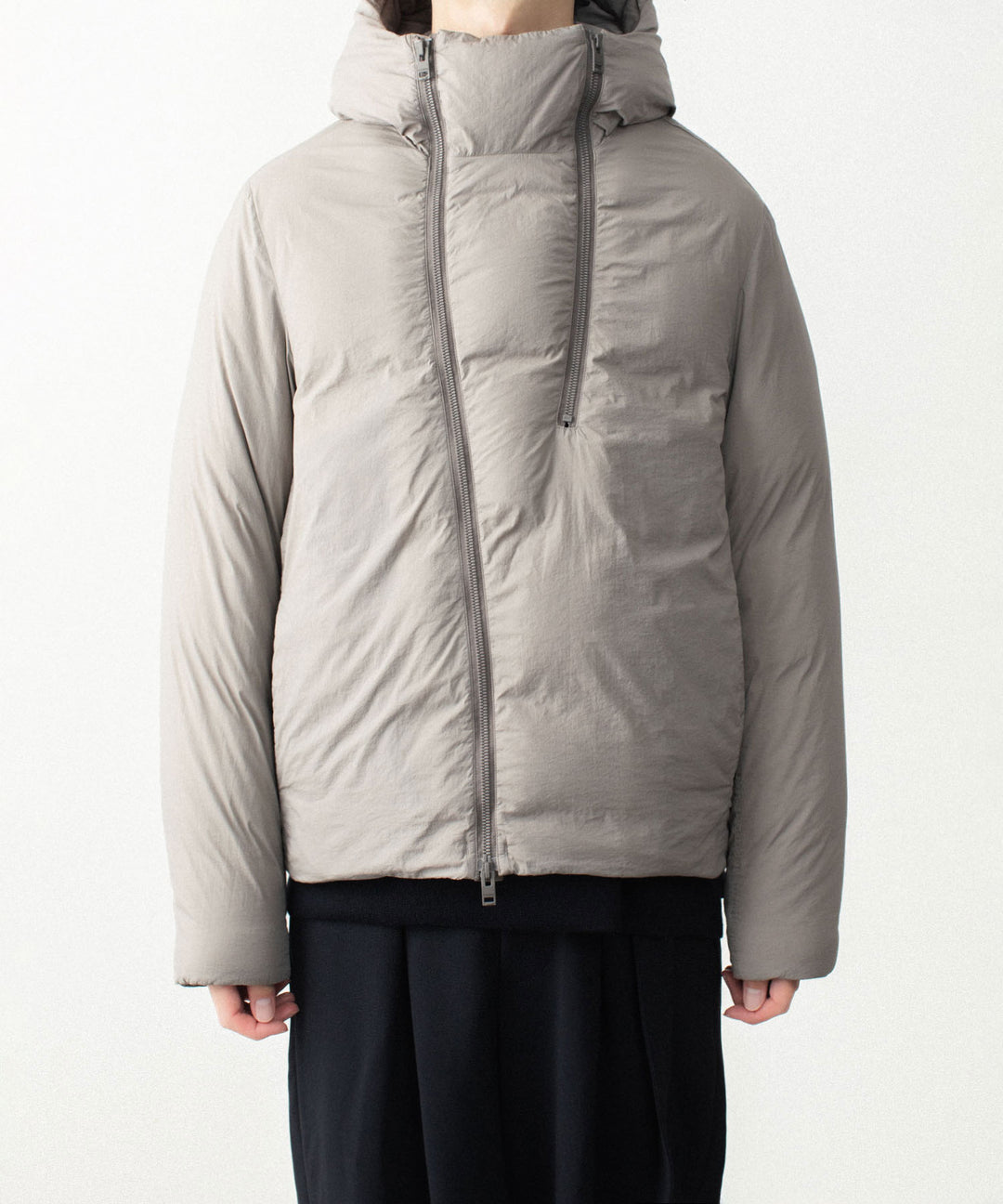 ATTACHMENT アタッチメントのNY TAFFETA HOODED DOWN JACKET - KHAKI GRAYの公式通販サイトsession福岡セレクトショップ