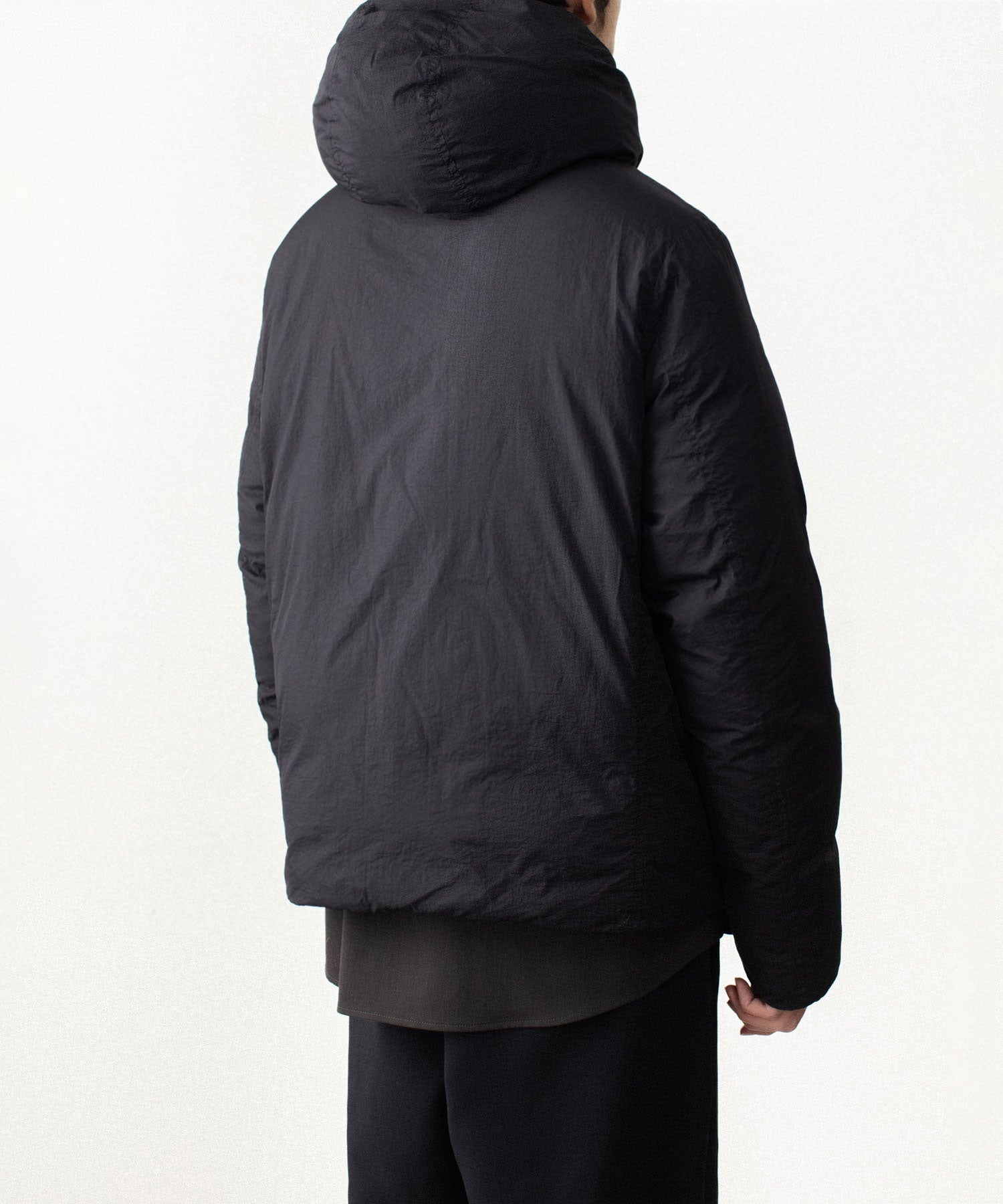 ATTACHMENT /アタッチメント】NY TAFFETA HOODED DOWN JACKET - BLACK