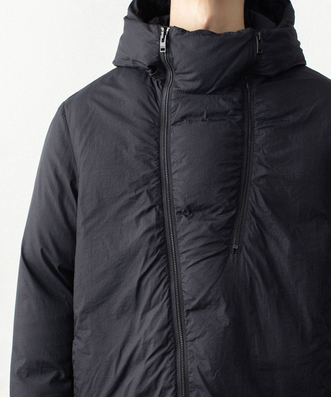 ATTACHMENT アタッチメントのNY TAFFETA HOODED DOWN JACKET - BLACKの公式通販サイトsession福岡セレクトショップ