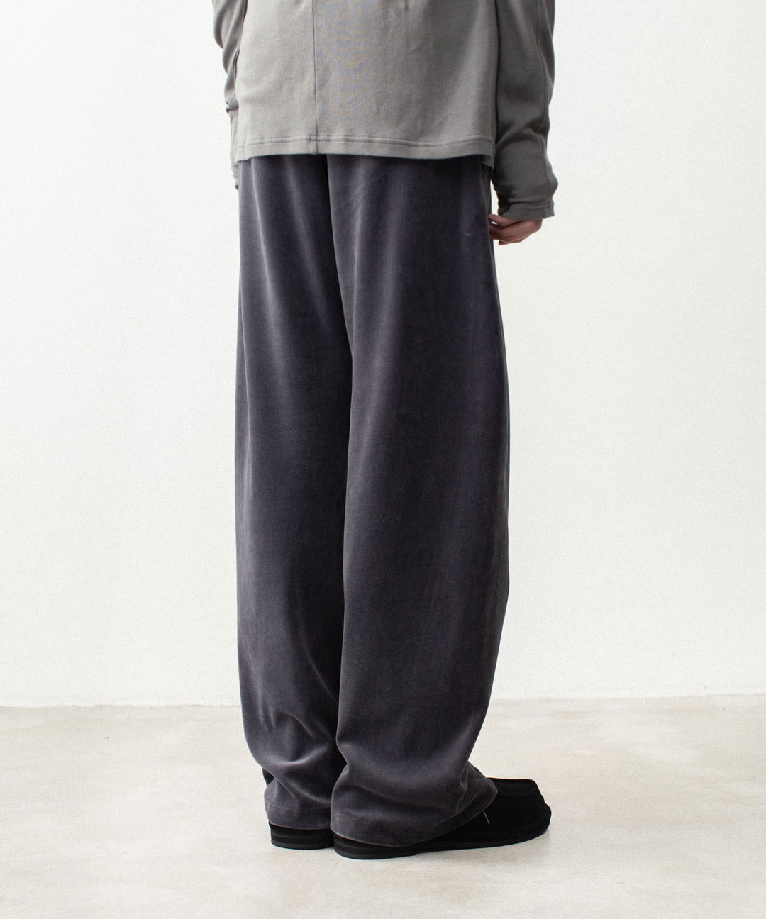 ATTACHMENT アタッチメントの80/2 ORGANIC VELOR BALLOON WIDE TRACK TROUSERS - D.GRAYの公式通販サイトsession福岡セレクトショップ