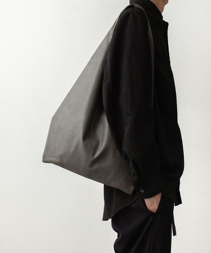 ATTACHMENT アタッチメントのSYNTHETIC LEATHER SMALL SHOPPING BAG - KHAKI GRAYの公式通販サイトsession福岡セレクトショップ