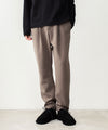 【 ATTACHMENT 】PE STRETCH DOUBLE CLOTH REGULAR FIT 1TUCK TROUSERS - D.BROWN