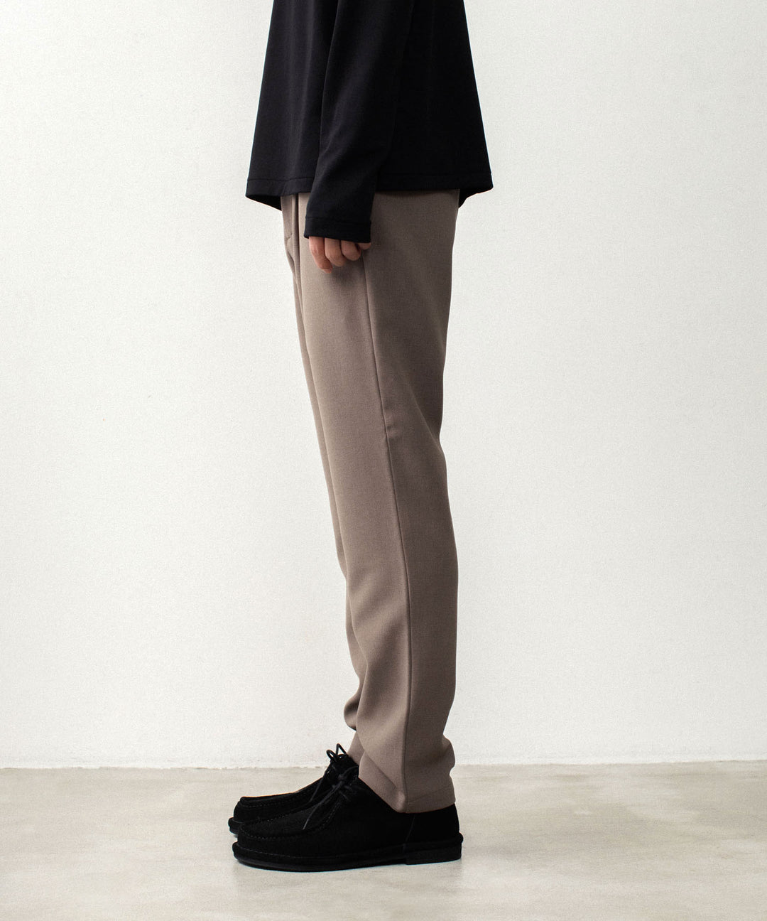ATTACHMENT アタッチメントのPE STRETCH DOUBLE CLOTH REGULAR FIT 1TUCK TROUSERS - D.BROWNの公式通販サイトsession福岡セレクトショップ