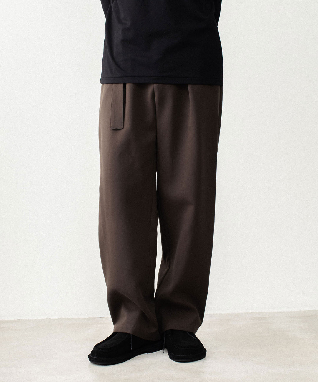ATTACHMENT アタッチメントのCO/TEN POWDERY DOUBLE CROTH BELTED WIDE TROUSERS - D.BROWNの公式通販サイトsession福岡セレクトショップ