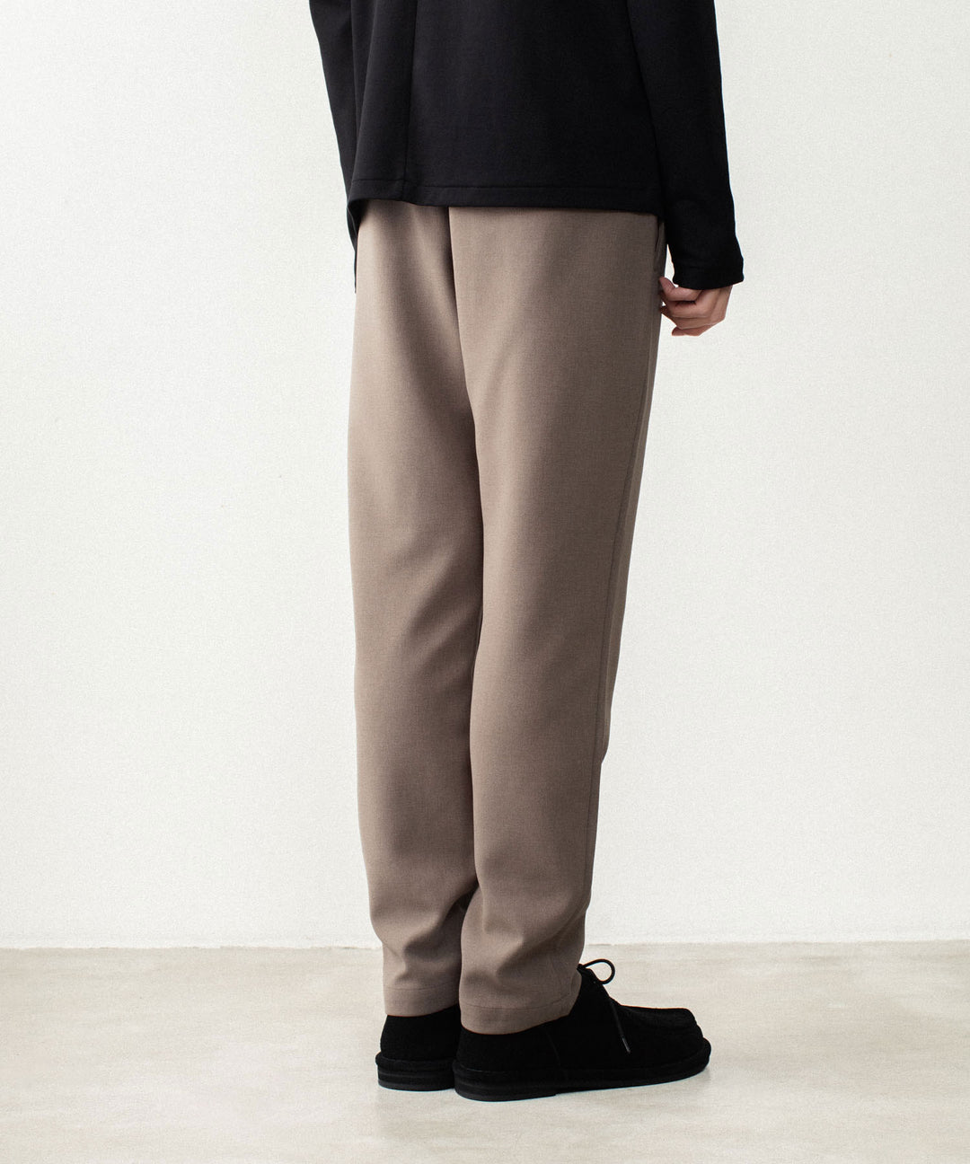 ATTACHMENT アタッチメントのPE STRETCH DOUBLE CLOTH REGULAR FIT 1TUCK TROUSERS - D.BROWNの公式通販サイトsession福岡セレクトショップ