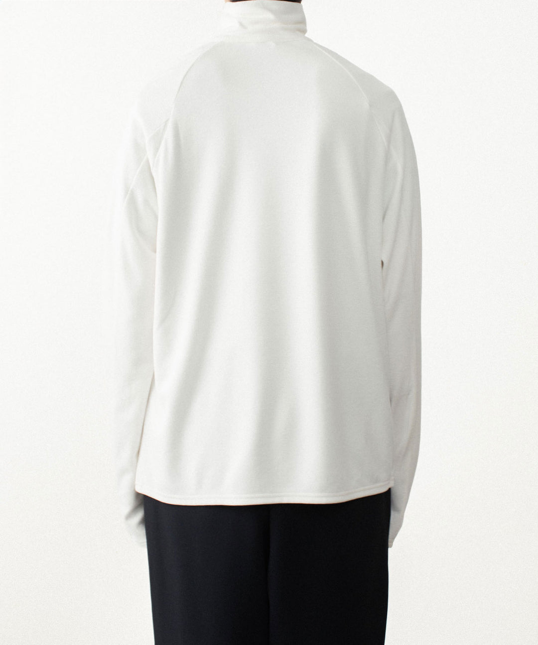 ATTACHMENT アタッチメントのVI/PE SMOOTH ZIP-UP HIGHNECK L/S TEE - OFF WHITEの公式通販サイトsession福岡セレクトショップ