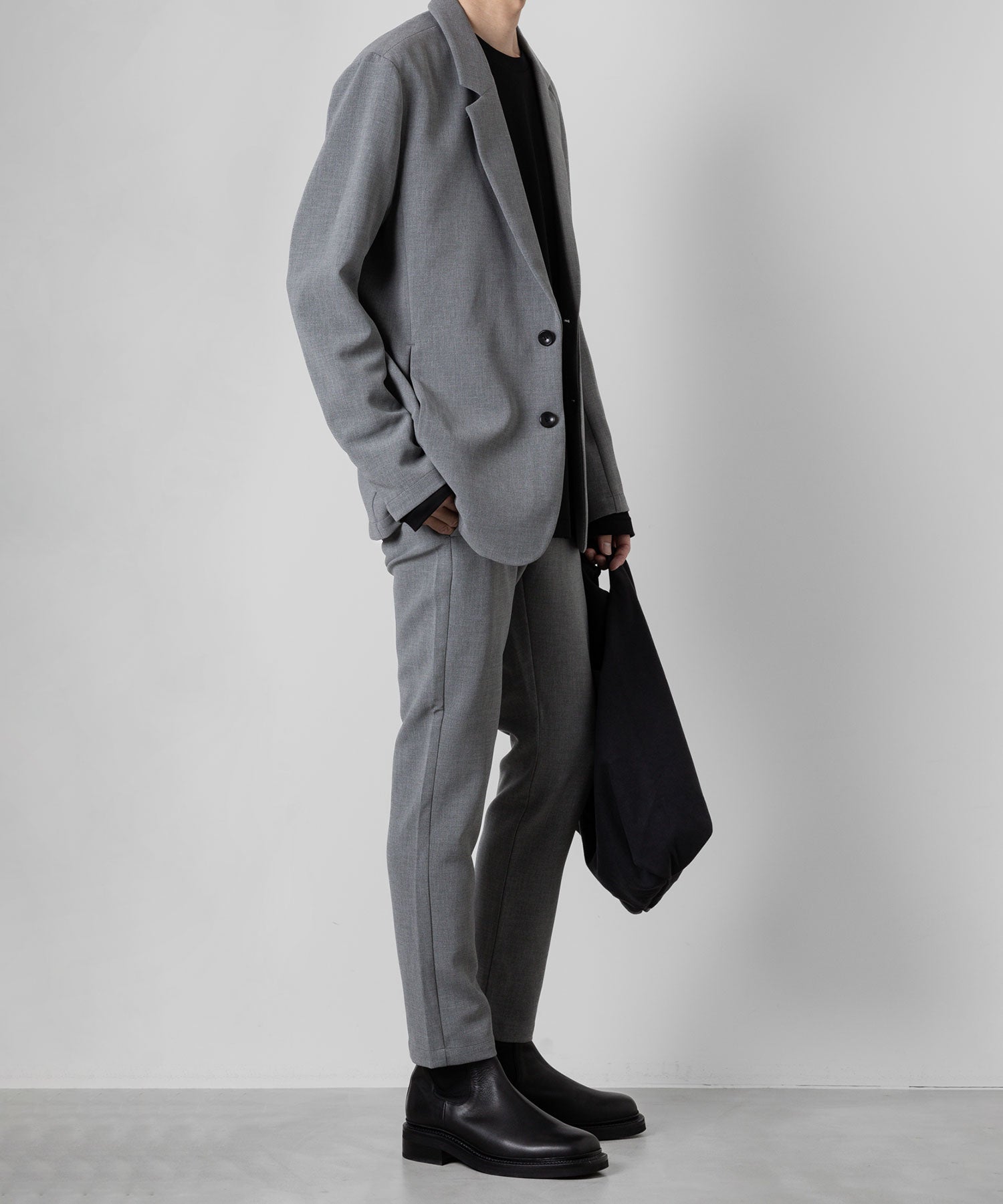 ATTACHMENT(アタッチメント)のPE STRETCH DOUBLE CLOTH NARROW TROUSERSのX.GRAY