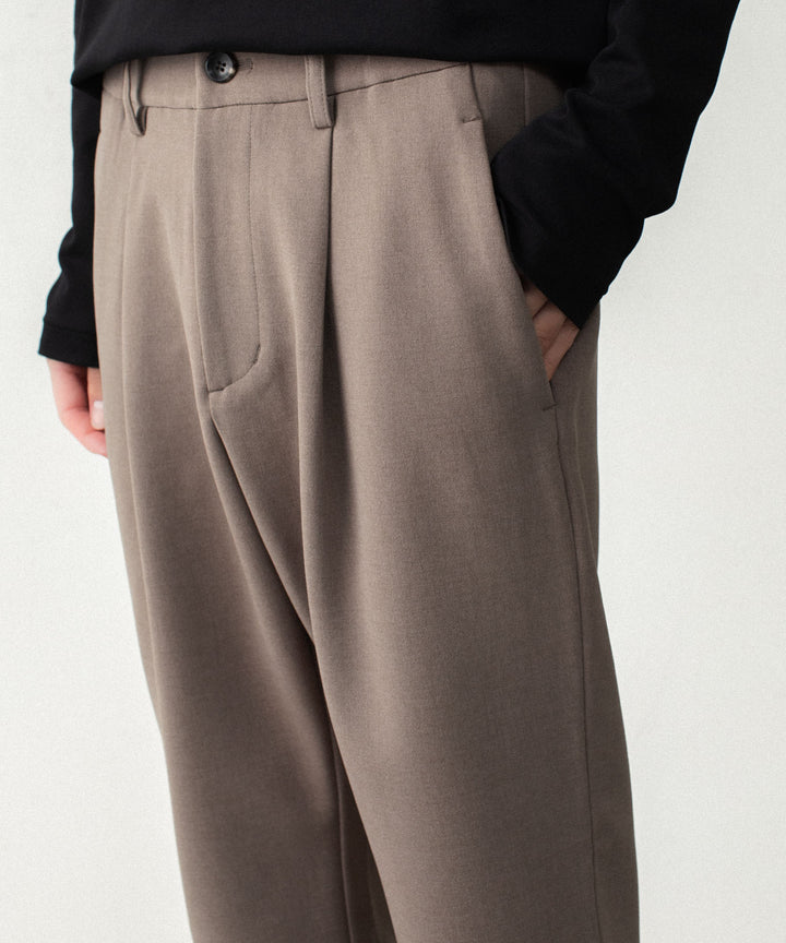 ATTACHMENT アタッチメントのPE STRETCH DOUBLE CLOTH REGULAR FIT 1TUCK TROUSERS - D.BROWNの公式通販サイトsession福岡セレクトショップ