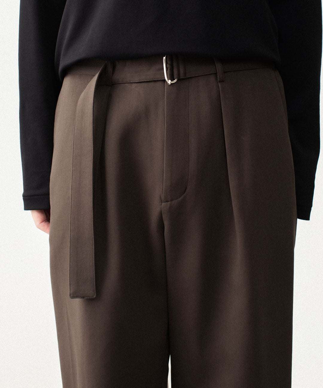 ATTACHMENT アタッチメントのCO/TEN POWDERY DOUBLE CROTH BELTED WIDE TROUSERS - D.BROWNの公式通販サイトsession福岡セレクトショップ