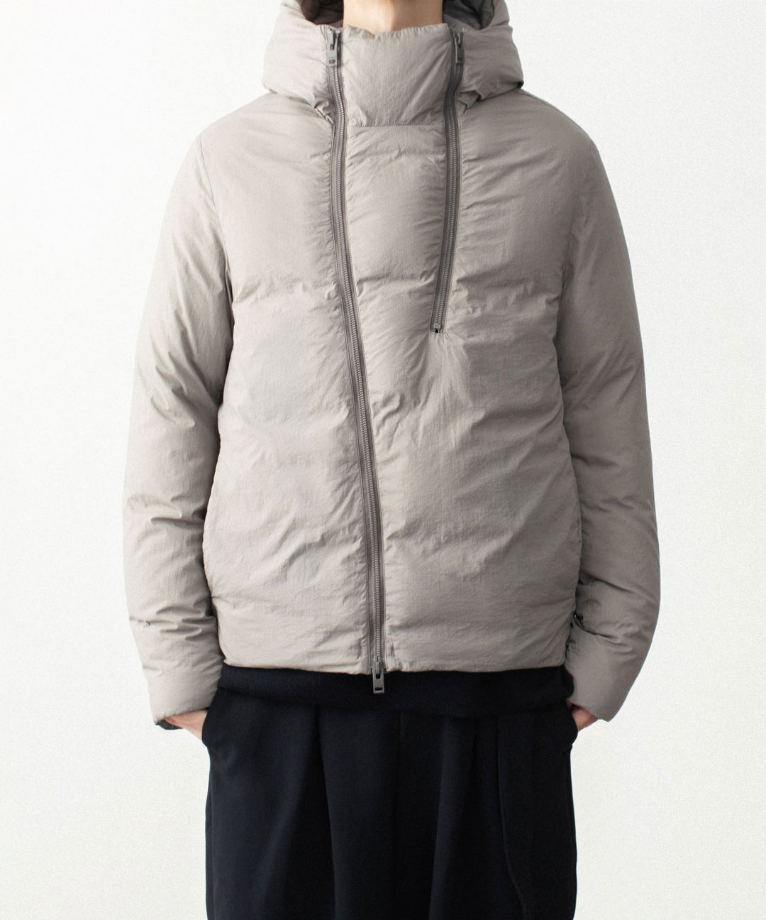 ATTACHMENT アタッチメントのNY TAFFETA HOODED DOWN JACKET - KHAKI GRAYの公式通販サイトsession福岡セレクトショップ
