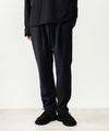 【 ATTACHMENT 】PE STRETCH DOUBLE CLOTH REGULAR FIT 1TUCK TROUSERS - BLACK