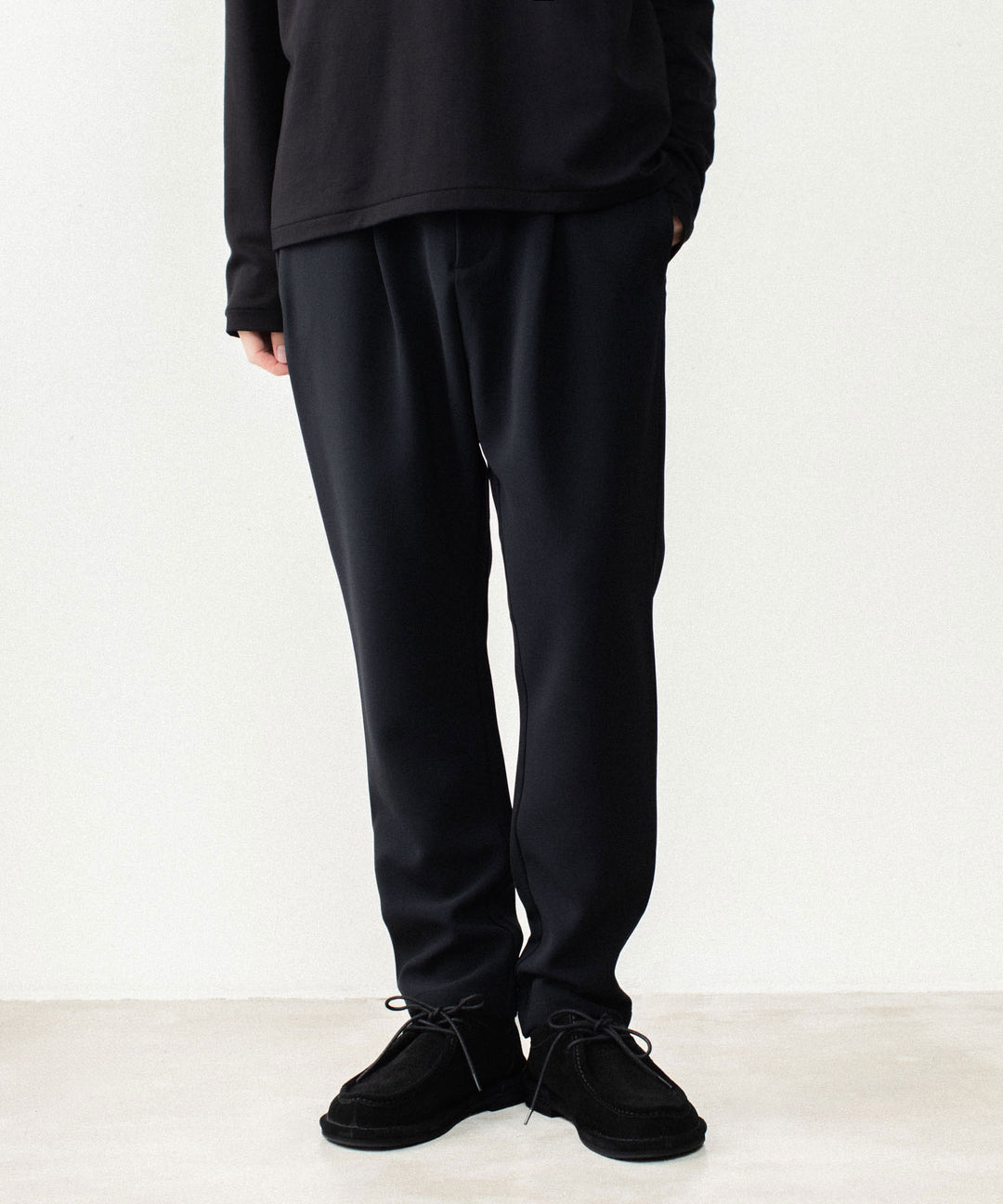 ATTACHMENT アタッチメントのPE STRETCH DOUBLE CLOTH REGULAR FIT 1TUCK TROUSERS - BLACKの公式通販サイトsession福岡セレクトショップ