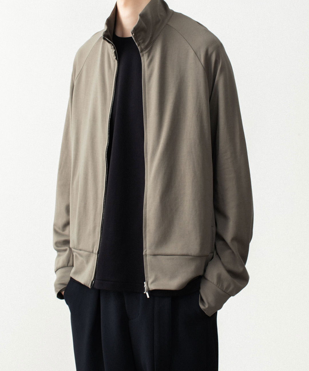 ATTACHMENT アタッチメントのCOTTON DOUBLE FACE STAND COLLAR JACKET - KHAKI GRAYの公式通販サイトsession福岡セレクトショップ