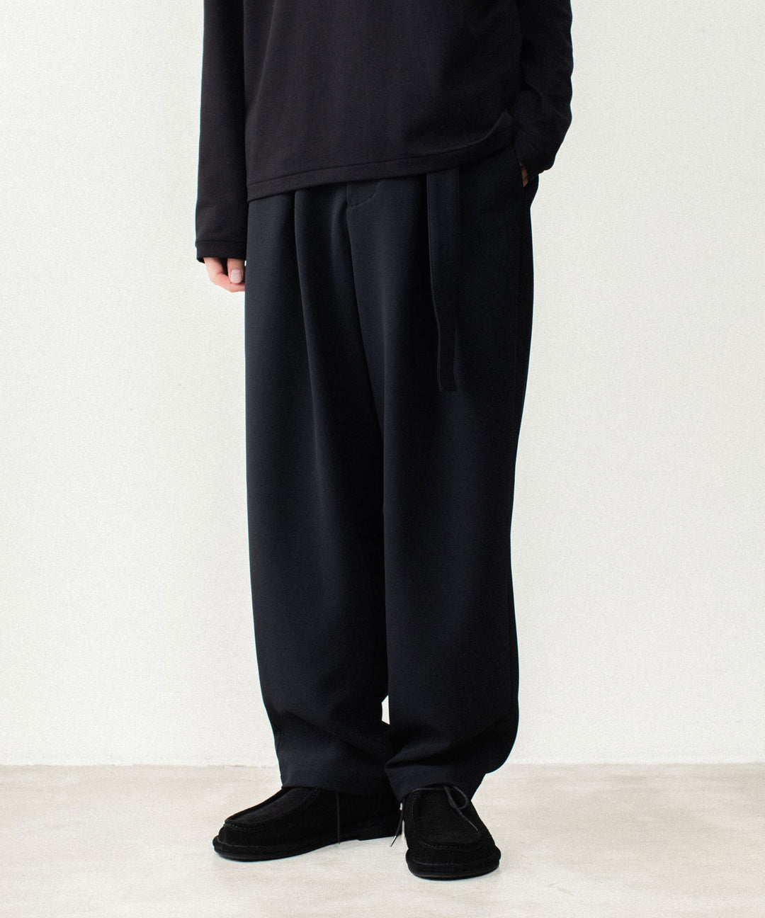 ATTACHMENT アタッチメントのPE STRETCH DOUBLE CLOTH CROSS TUCK TROUSERS - BLACKの公式通販サイトsession福岡セレクトショップ