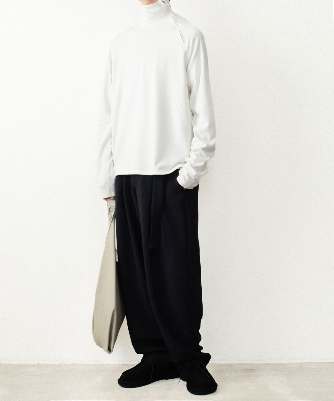 ATTACHMENT アタッチメントのVI/PE SMOOTH ZIP-UP HIGHNECK L/S TEE - OFF WHITEの公式通販サイトsession福岡セレクトショップ