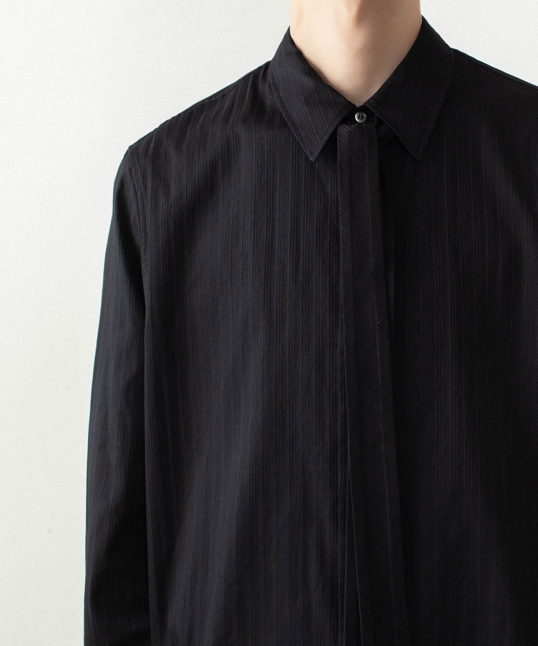 ATTACHMENT アタッチメントのCO SHADOW STRIPE BROAD NARROW TIE L/S SHIRT - BLACKの公式通販サイトsession福岡セレクトショップ