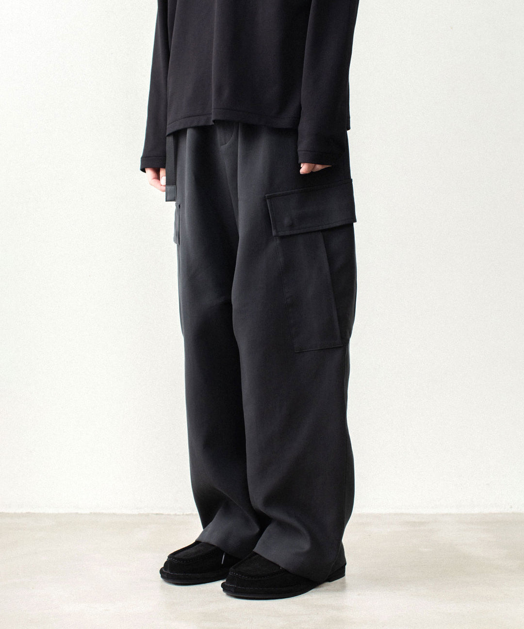 ATTACHMENT アタッチメントのCO/TEN POWDERY DOUBLE CROTH EASY CARGO TROUSERS - BLACKの公式通販サイトsession福岡セレクトショップ