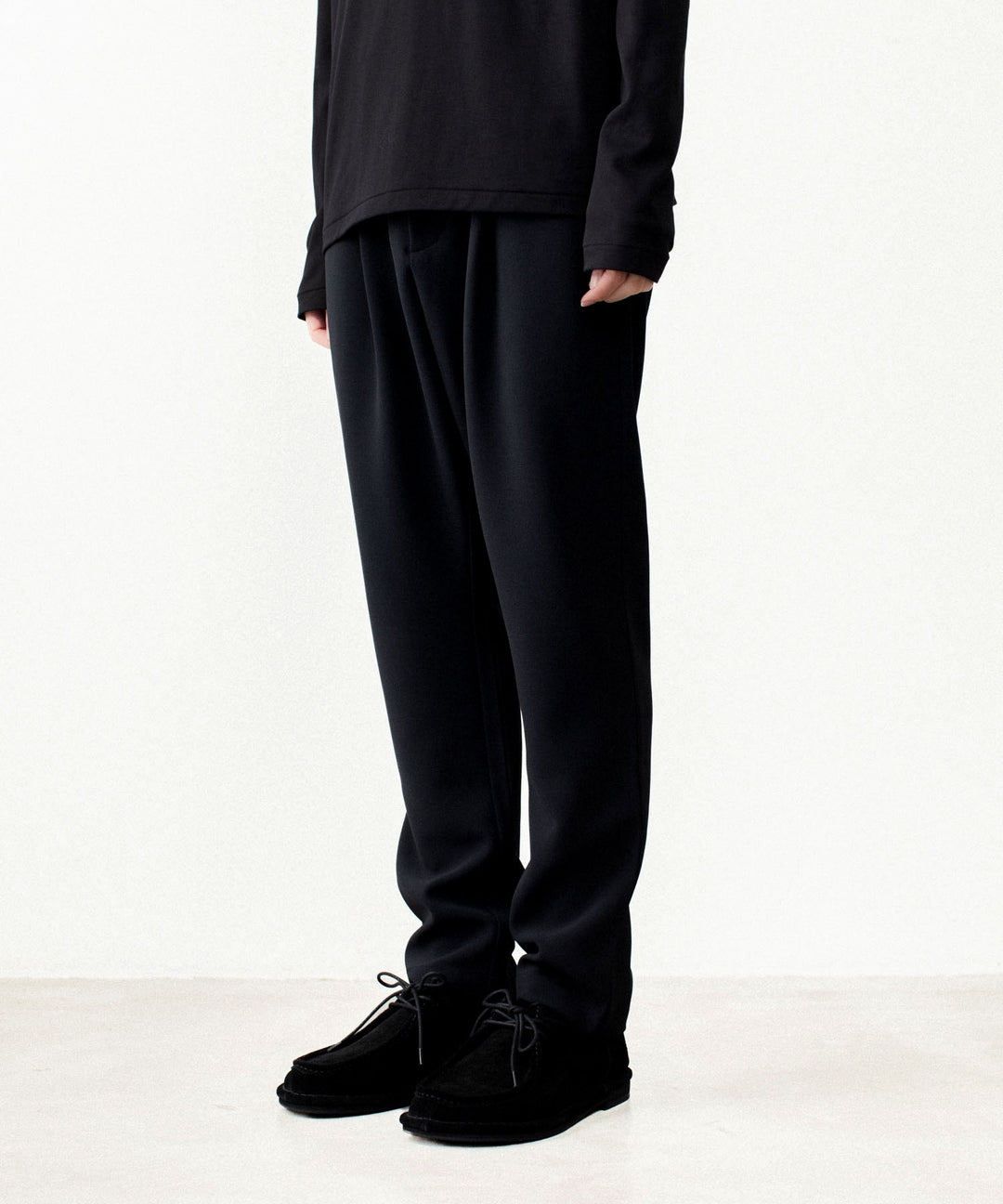 ATTACHMENT アタッチメントのPE STRETCH DOUBLE CLOTH REGULAR FIT 1TUCK TROUSERS - BLACKの公式通販サイトsession福岡セレクトショップ