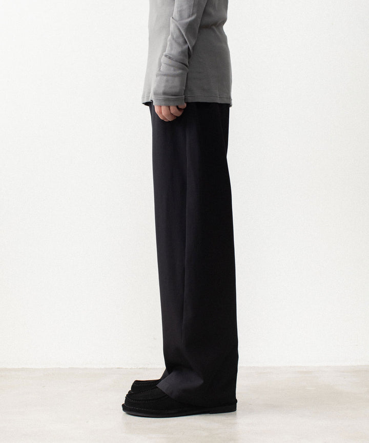 ATTACHMENT アタッチメントのWASHABLE HIGH TWIST GABARDINE EASY BUCKLE BALLOON TROUSERS - BLACKの公式通販サイトsession福岡セレクトショップ