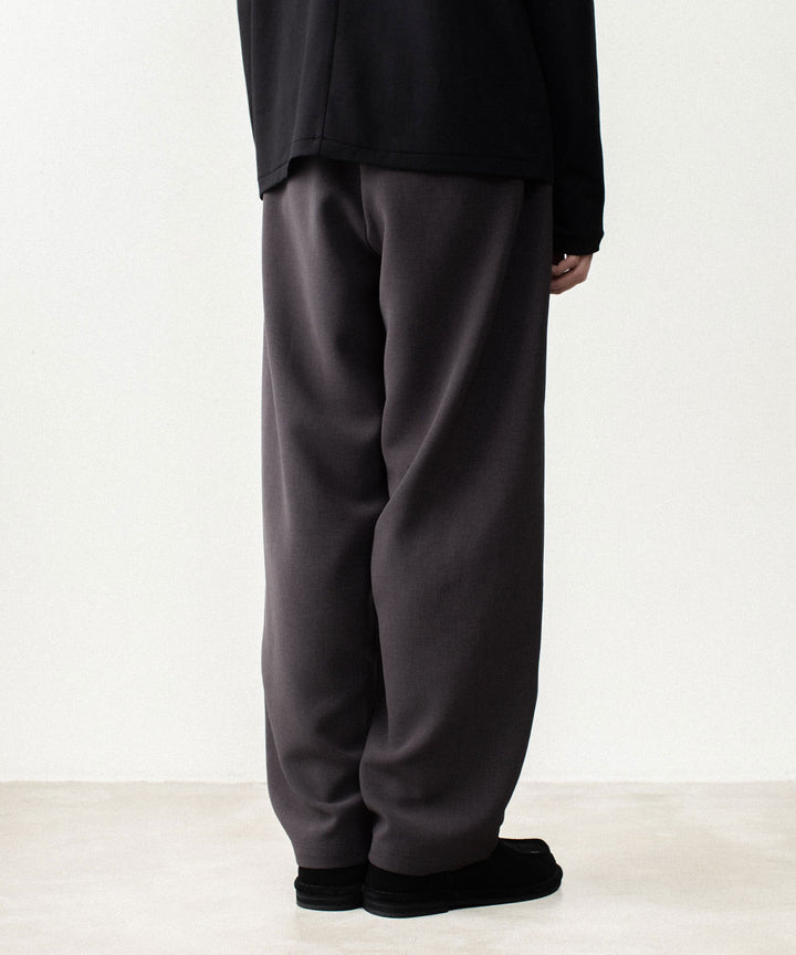 ATTACHMENT アタッチメントのPE STRETCH DOUBLE CLOTH CROSS TUCK TROUSERS - D.KH GRAYの公式通販サイトsession福岡セレクトショップ