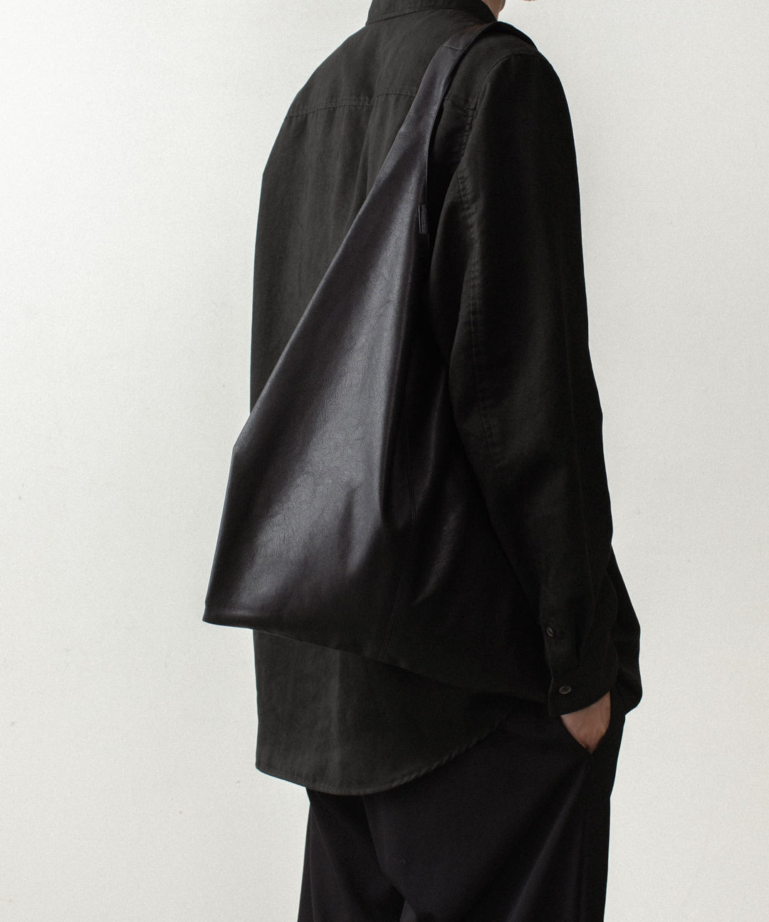ATTACHMENT アタッチメントのSYNTHETIC LEATHER SMALL SHOPPING BAG - BLACKの公式通販サイトsession福岡セレクトショップ