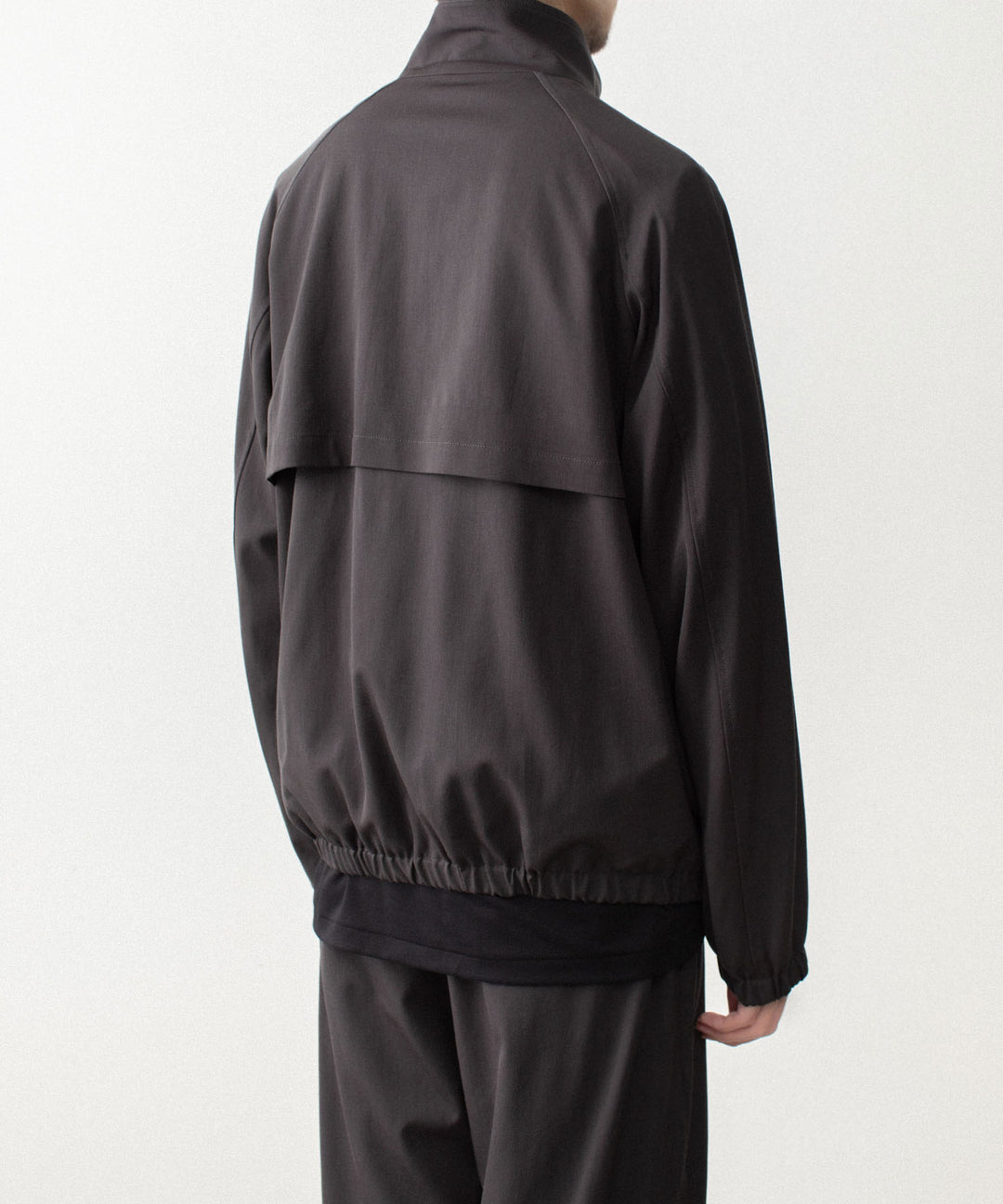 ATTACHMENT アタッチメントのWASHABLE HIGH TWIST GABARDINE HARRINGTON JACKET - KHAKI GRAYの公式通販サイトsession福岡セレクトショップ