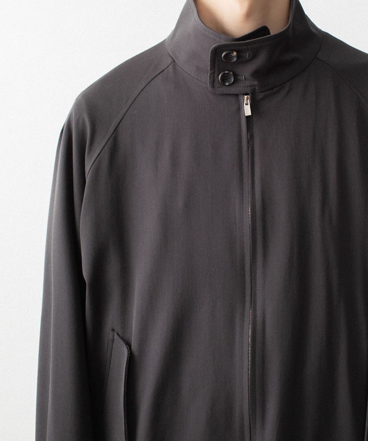 ATTACHMENT アタッチメントのWASHABLE HIGH TWIST GABARDINE HARRINGTON JACKET - KHAKI GRAYの公式通販サイトsession福岡セレクトショップ