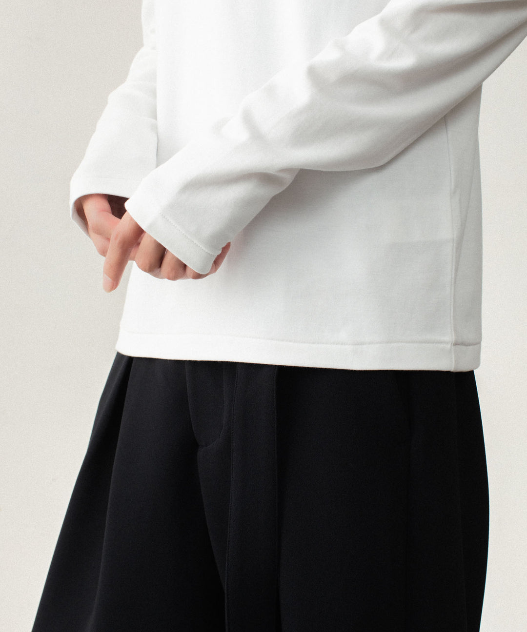 ATTACHMENT アタッチメントのCOTTON DOUBLE FACE SLIM FIT HIGHNECK L/S TEE - WHITEの公式通販サイトsession福岡セレクトショップ