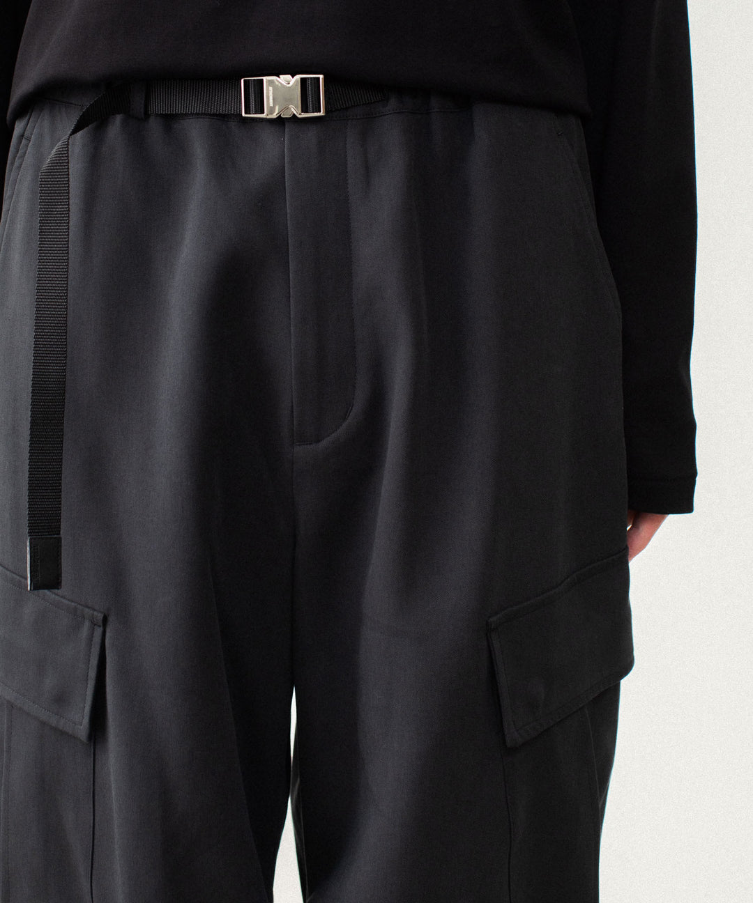 ATTACHMENT アタッチメントのCO/TEN POWDERY DOUBLE CROTH EASY CARGO TROUSERS - BLACKの公式通販サイトsession福岡セレクトショップ