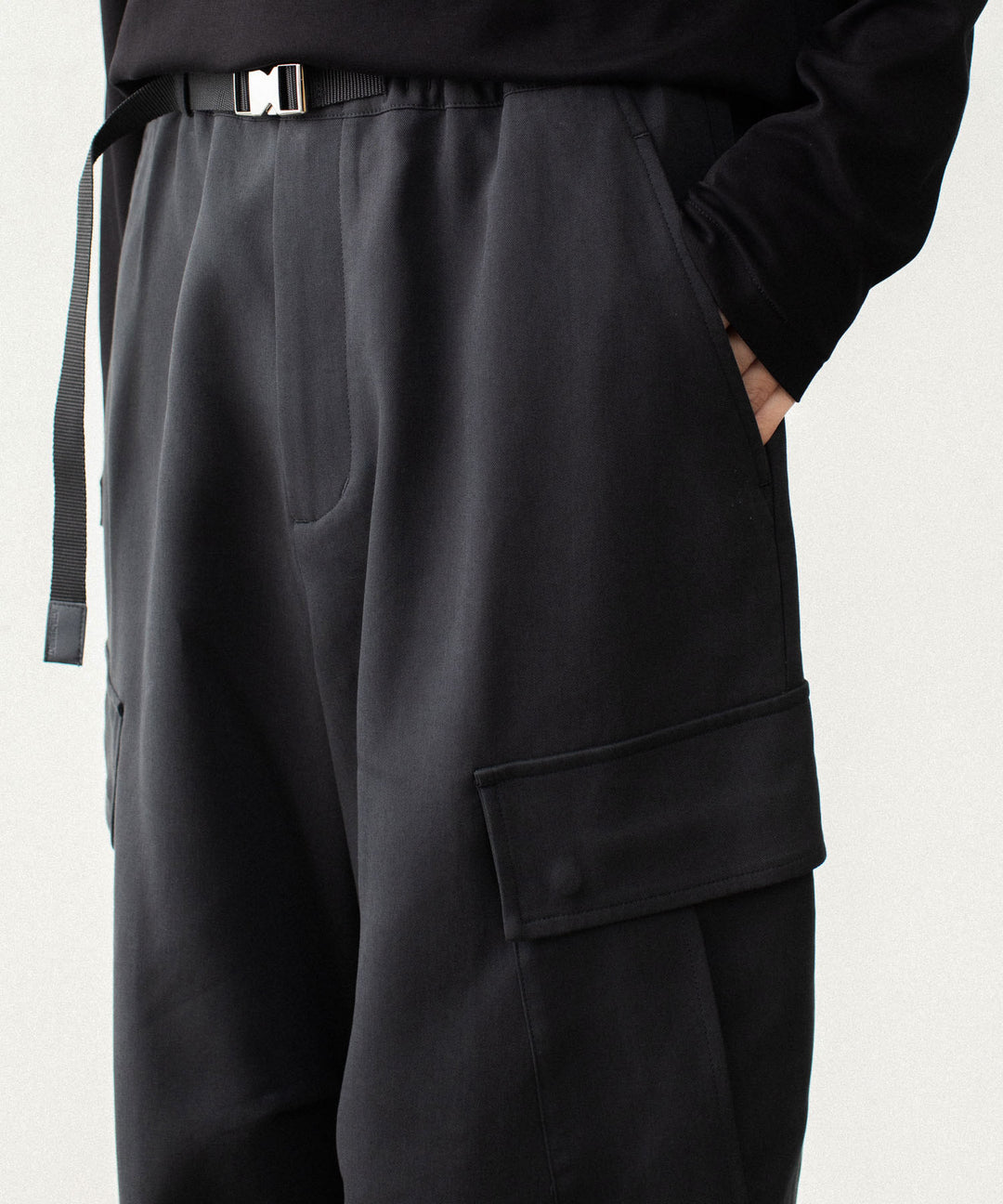 ATTACHMENT アタッチメントのCO/TEN POWDERY DOUBLE CROTH EASY CARGO TROUSERS - BLACKの公式通販サイトsession福岡セレクトショップ