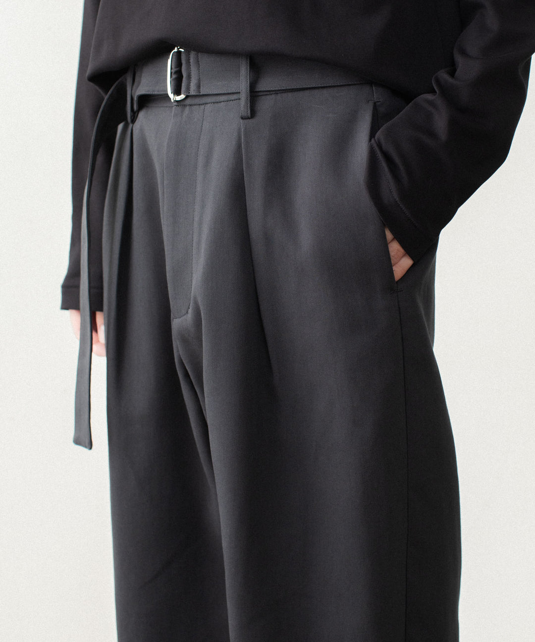 CO/TEN POWDERY DOUBLE CROTH BELTED WIDE TROUSERS - BLACKの公式通販サイトsession福岡セレクトショップ