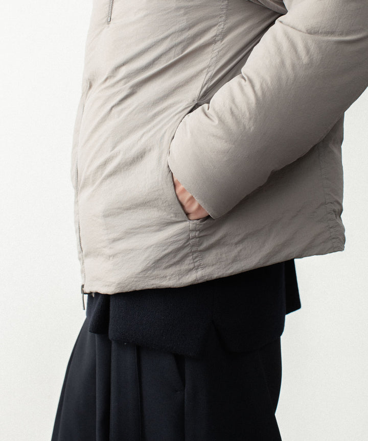 ATTACHMENT アタッチメントのNY TAFFETA HOODED DOWN JACKET - KHAKI GRAYの公式通販サイトsession福岡セレクトショップ