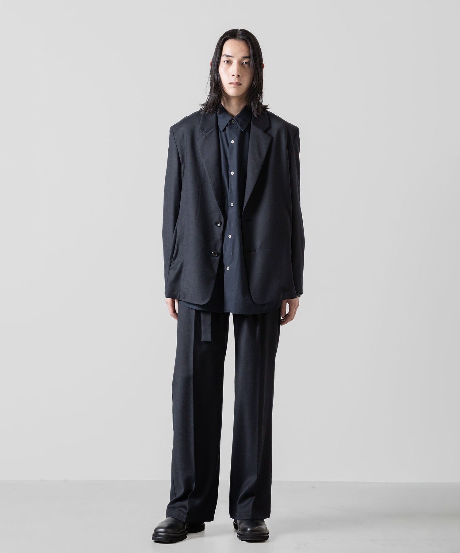 ATTACHMENT アタッチメントのWASHABLE WO/PE STRETCH SAXONY BELTED WIDE TROUSERS - NAVY 公式通販サイトsession福岡セレクトショップ