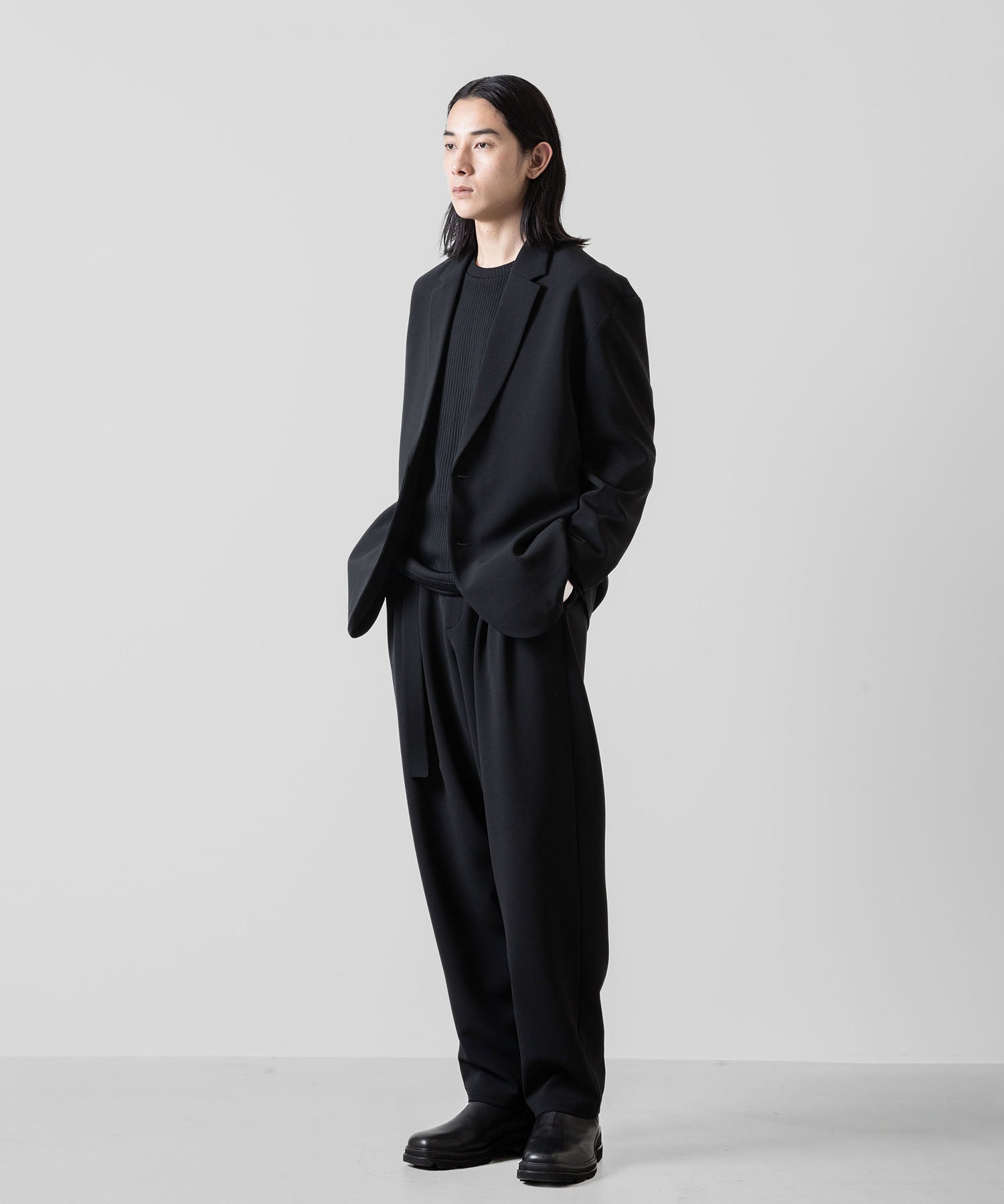 ATTACHMENT アタッチメントのPE STRETCH DOUBLE CLOTH BELTED TAPERED FIT TROUSERS - BLACK 公式通販サイトsession福岡セレクトショップ