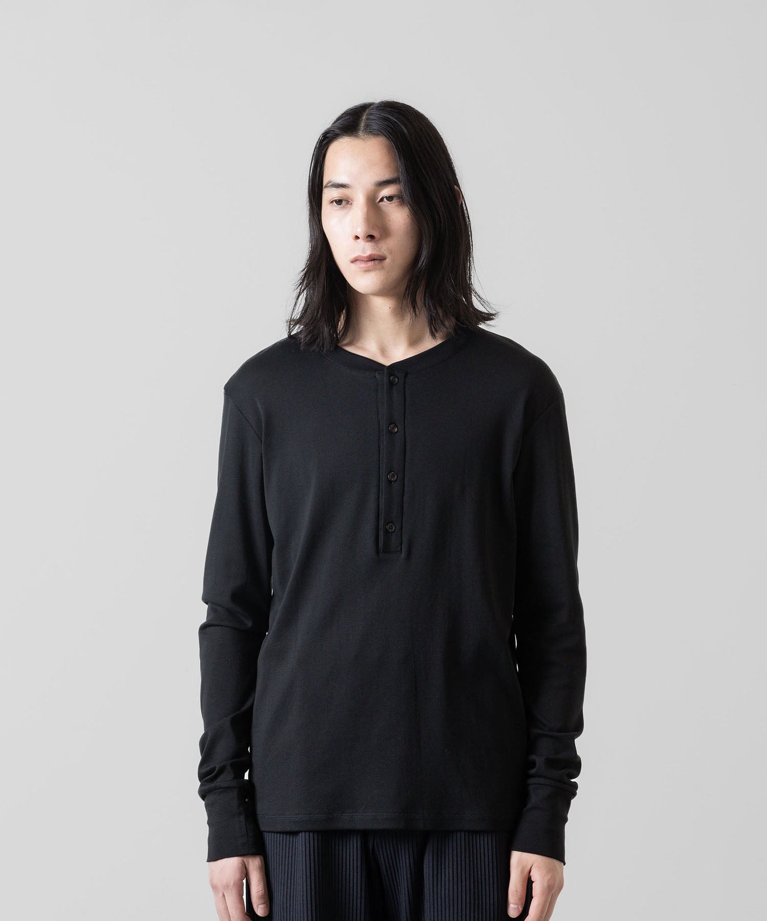 【ATTACHMENT】ATTACHMENT アタッチメントのSVIN CO RIB HENLEY NECK L/S TEE - BLACK 公式通販サイトsession福岡セレクトショップ