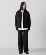 画像をギャラリービューアに読み込む, ATTACHMENT アタッチメントのPE STRETCH TWILL BELTED WIDE FIT TROUSERS - BLACKの公式通販サイトsession福岡セレクトショップ
