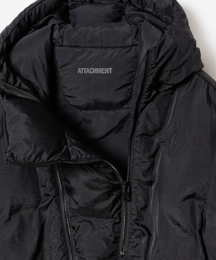 ATTACHMENT アタッチメントのNY TAFFETA HOODED DOWN JACKET - BLACKの公式通販サイトsession福岡セレクトショップ