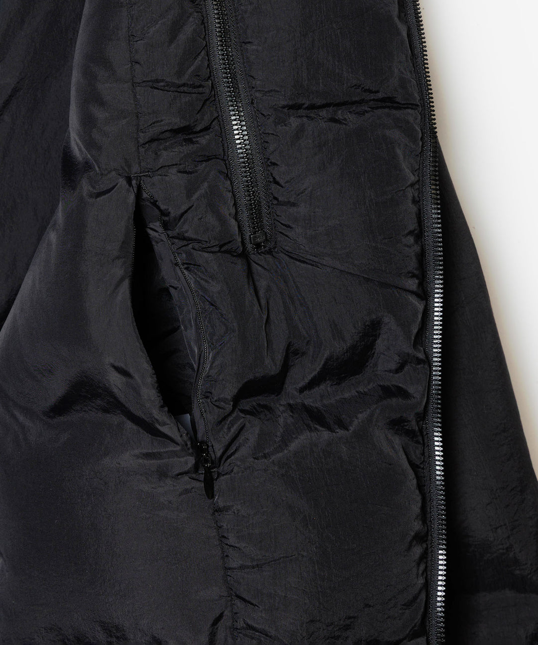 ATTACHMENT アタッチメントのNY TAFFETA HOODED DOWN JACKET - BLACKの公式通販サイトsession福岡セレクトショップ