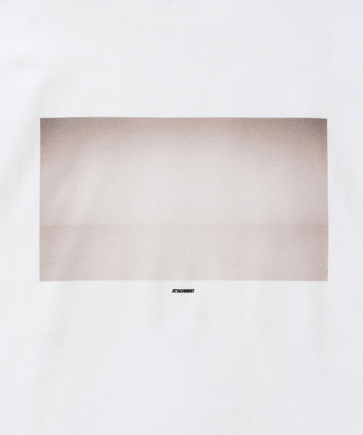 ATTACHMENT アタッチメントの100//3　JERSEY PHOTO PRINT S/S TEE - WHITEの公式通販サイトsession福岡セレクトショップ