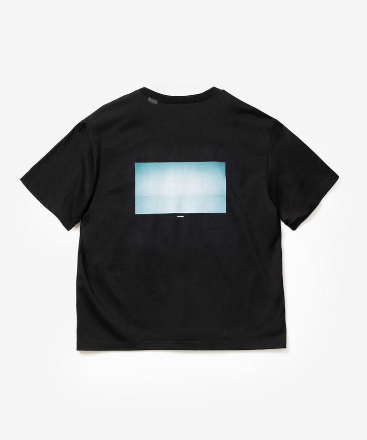 ATTACHMENT アタッチメントの100//3　JERSEY PHOTO PRINT S/S TEE - BLACKの公式通販サイトsession福岡セレクトショップ