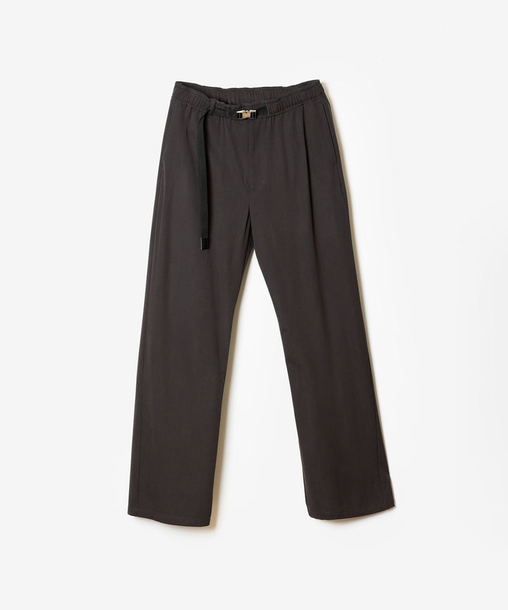 ATTACHMENT アタッチメントのWASHABLE HIGH TWIST GABARDINE EASY BUCKLE BALLOON TROUSERS - KHAKI GRAYの公式通販サイトsession福岡セレクトショップ