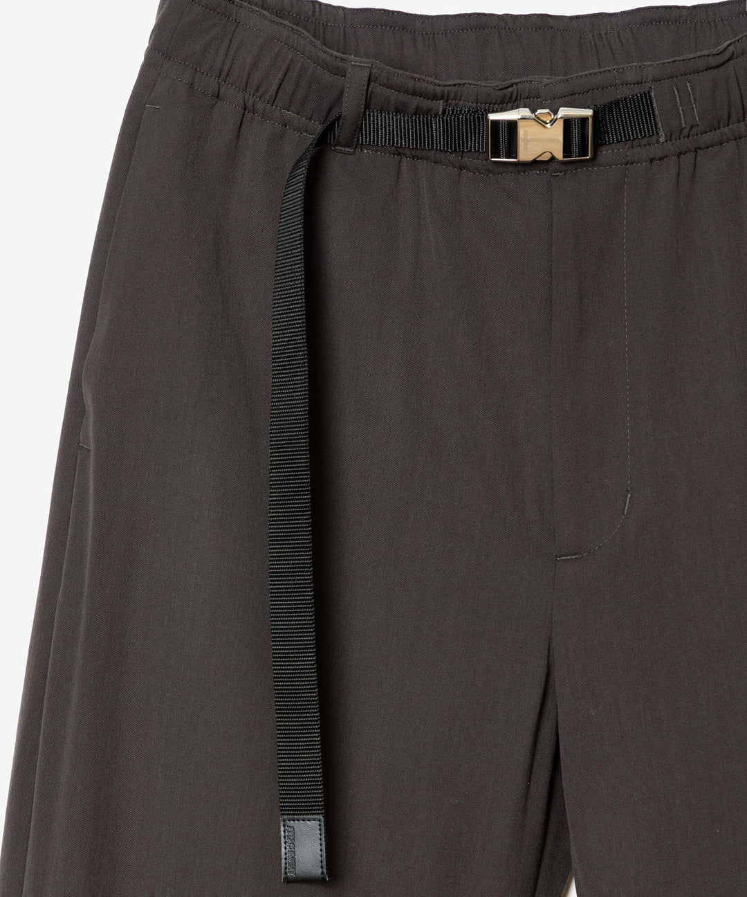 ATTACHMENT アタッチメントのWASHABLE HIGH TWIST GABARDINE EASY BUCKLE BALLOON TROUSERS - KHAKI GRAYの公式通販サイトsession福岡セレクトショップ