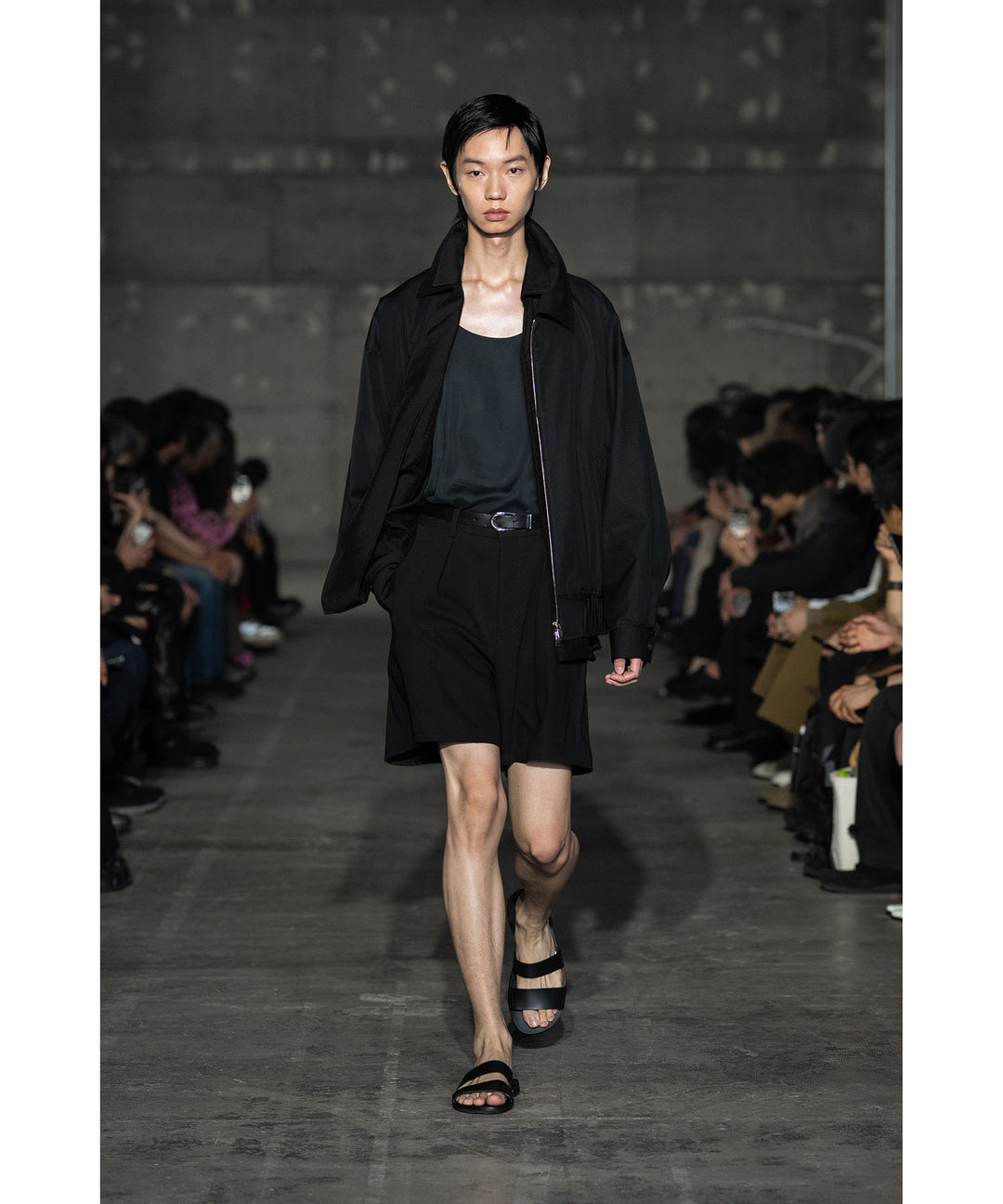ATTACHMENT アタッチメントのSMOOTH LEATHER SLIDE SANDAL - BLACKの公式通販サイトsession福岡セレクトショップ