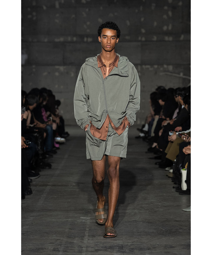 ATTACHMENT アタッチメントのNY TAFFETA SHORTS - KHAKI GRAYの公式通販サイトsession福岡セレクトショップ