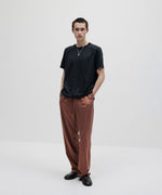 画像をギャラリービューアに読み込む, ATTACHMENT アタッチメントのCU/PE FIBRIL SATIN EASY TROUSERS - L.BROWNの公式通販サイトsession福岡セレクトショップ
