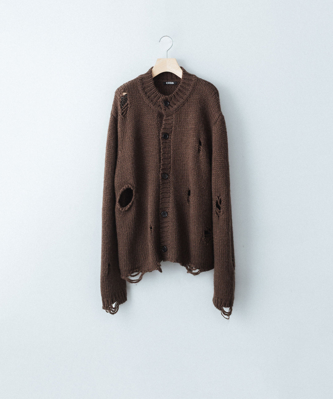 【CODA】DARK BROWN 90S’ ROUND NECK THRASHED CARDIGAN - BROWN